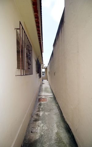 Casa à venda com 386m², 4 quartos e 2 vagasCorredor Lateral