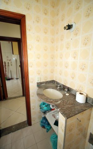 Casa à venda com 386m², 4 quartos e 2 vagasBanheiro Social 2