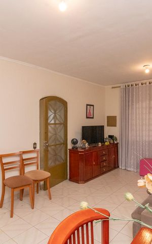 Casa à venda com 145m², 3 quartos e 2 vagasSala