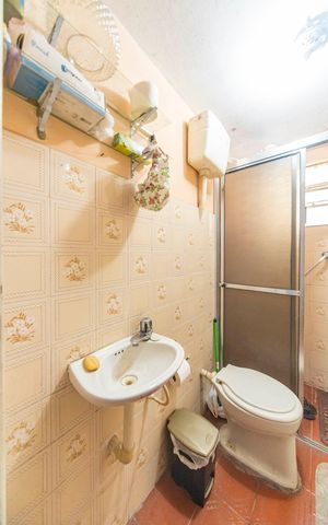 Casa à venda com 176m², 4 quartos e 2 vagas Casa à venda com 176m², 4 quartos e 2 vagasBanhriro da Garagem