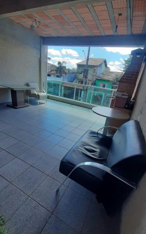 Casa à venda com 150m², 4 quartos e 2 vagas Casa à venda com 150m², 4 quartos e 2 vagasÁrea externa