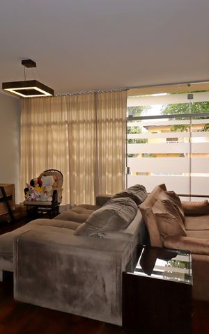 Casa à venda com 235m², 3 quartos e 7 vagasSala