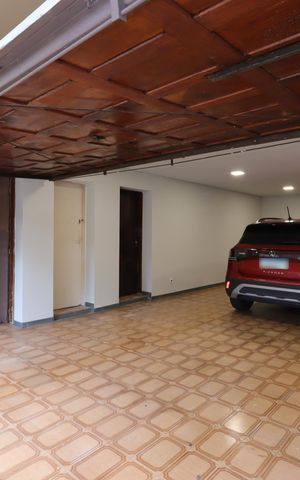 Casa à venda com 235m², 3 quartos e 7 vagasGaragem