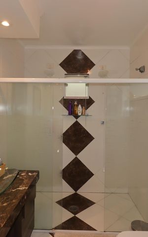 Casa à venda com 235m², 3 quartos e 7 vagasBanheiro da Suíte