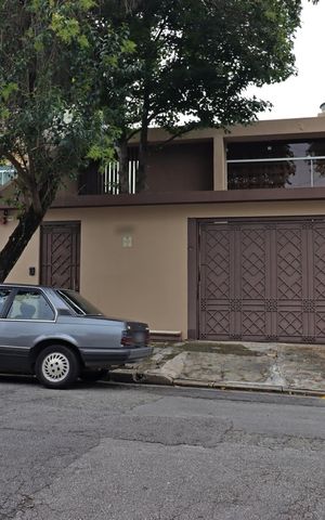 Casa à venda com 235m², 3 quartos e 7 vagasFachada