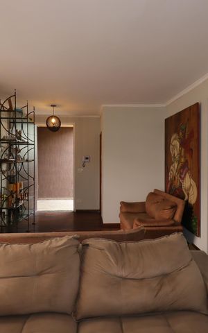 Casa à venda com 235m², 3 quartos e 7 vagasSala