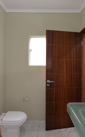 Casa à venda com 235m², 3 quartos e 7 vagasBanheiro Social
