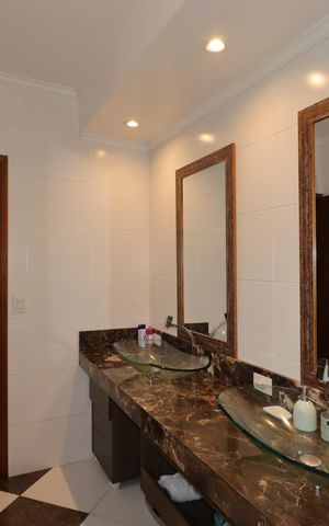 Casa à venda com 235m², 3 quartos e 7 vagasBanheiro da Suíte