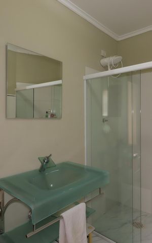 Casa à venda com 235m², 3 quartos e 7 vagasBanheiro Social