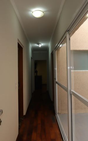 Casa à venda com 235m², 3 quartos e 7 vagasCorredor