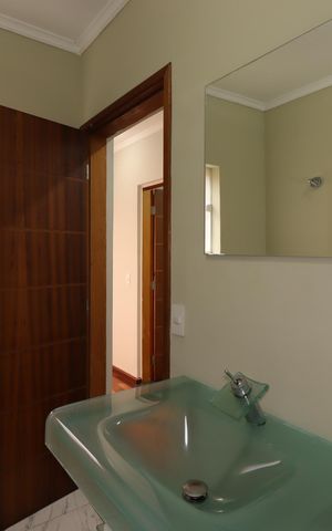 Casa à venda com 235m², 3 quartos e 7 vagasBanheiro Social