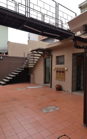 Casa à venda com 235m², 3 quartos e 7 vagasQuintal dos fundos