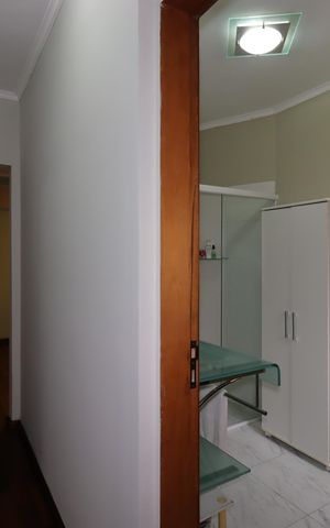 Casa à venda com 235m², 3 quartos e 7 vagasCorredor