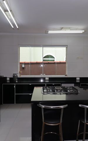 Casa à venda com 235m², 3 quartos e 7 vagasCozinha