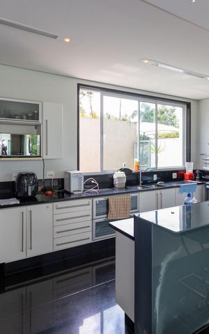 Casa de condomínio à venda com 348m², 3 quartos e 4 vagas Casa de condomínio à venda com 348m², 3 quartos e 4 vagasCozinha