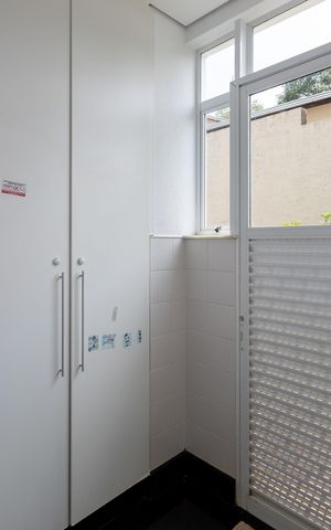 Casa de condomínio à venda com 348m², 3 quartos e 4 vagas Casa de condomínio à venda com 348m², 3 quartos e 4 vagasÁrea de Serviço