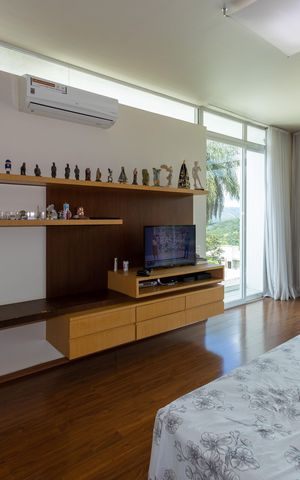 Casa de condomínio à venda com 348m², 3 quartos e 4 vagas Casa de condomínio à venda com 348m², 3 quartos e 4 vagasSuíte Master