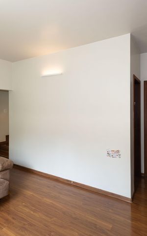 Casa de condomínio à venda com 348m², 3 quartos e 4 vagas Casa de condomínio à venda com 348m², 3 quartos e 4 vagasSala de TV