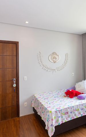 Casa de condomínio à venda com 348m², 3 quartos e 4 vagas Casa de condomínio à venda com 348m², 3 quartos e 4 vagasSuíte 1