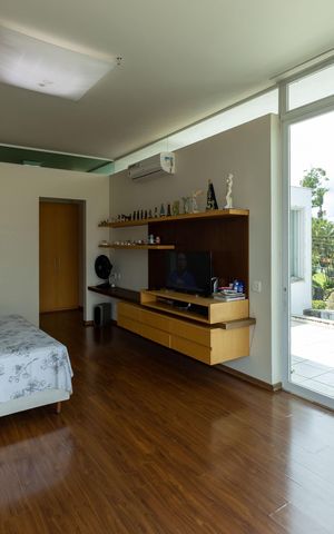 Casa de condomínio à venda com 348m², 3 quartos e 4 vagas Casa de condomínio à venda com 348m², 3 quartos e 4 vagasSuíte Master