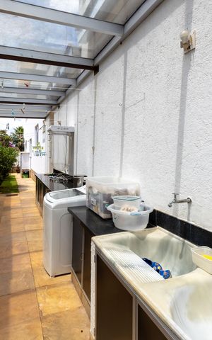 Casa de condomínio à venda com 348m², 3 quartos e 4 vagas Casa de condomínio à venda com 348m², 3 quartos e 4 vagasÁrea de Serviço