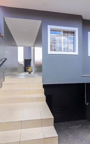 Casa à venda com 270m², 4 quartos e 7 vagasEntrada