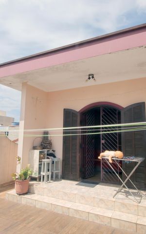 Casa à venda com 180m², 4 quartos e 2 vagasVaranda da Suite