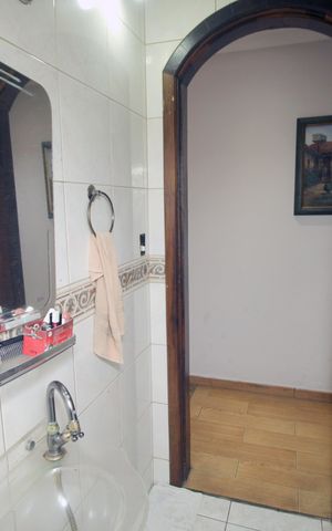 Casa à venda com 180m², 4 quartos e 2 vagasLavabo