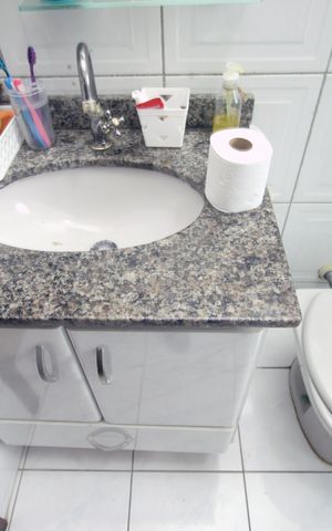 Casa à venda com 180m², 4 quartos e 2 vagasBanheiro