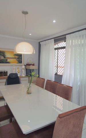 Casa à venda com 180m², 4 quartos e 2 vagasSala de Jantar