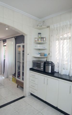 Casa à venda com 180m², 4 quartos e 2 vagasCozinha