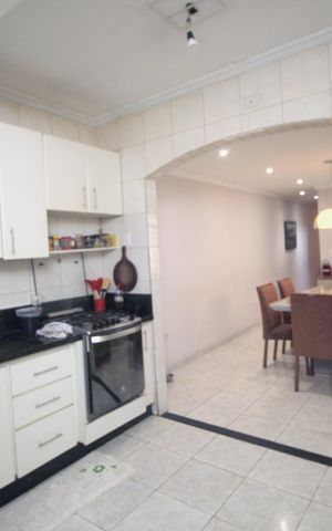 Casa à venda com 180m², 4 quartos e 2 vagasCozinha