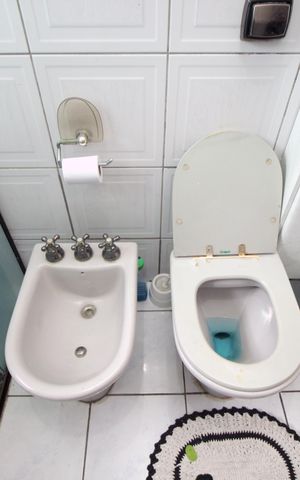Casa à venda com 180m², 4 quartos e 2 vagasBanheiro da Suíte