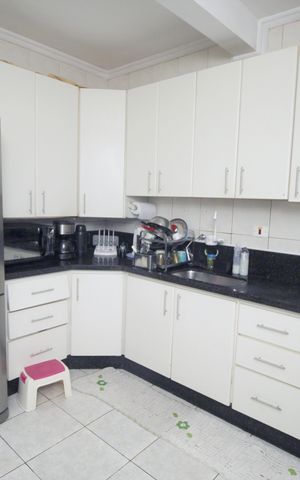 Casa à venda com 180m², 4 quartos e 2 vagasCozinha