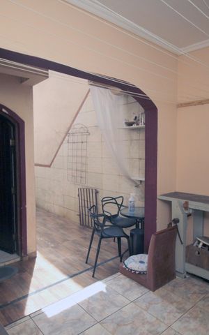 Casa à venda com 180m², 4 quartos e 2 vagasÁrea de Serviço