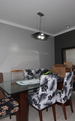 Casa à venda com 270m², 3 quartos e 5 vagasSala