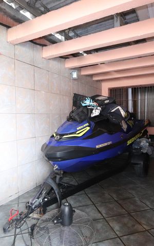 Casa à venda com 270m², 3 quartos e 5 vagasGaragem e Jardim