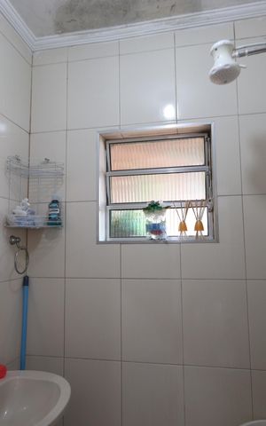Casa à venda com 270m², 3 quartos e 5 vagasBanheiro da Edícula 2