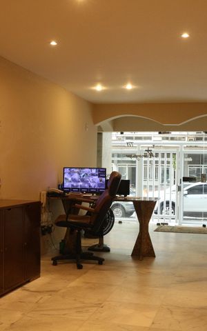Apartamento à venda com 120m², 2 quartos e sem vagaFachada e portaria