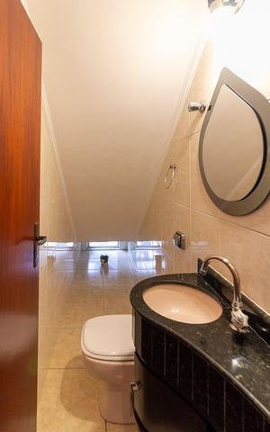 Casa à venda com 116m², 3 quartos e 3 vagas Casa à venda com 116m², 3 quartos e 3 vagasLavabo