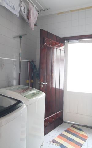 Casa à venda com 670m², 3 quartos e 4 vagasLavanderia