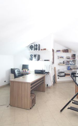 Casa à venda com 670m², 3 quartos e 4 vagasEscritório