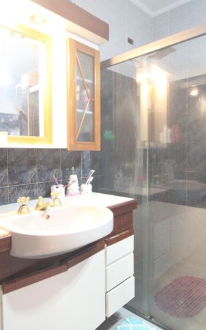 Casa à venda com 670m², 3 quartos e 4 vagasBanheiro da suíte