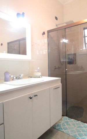 Casa à venda com 670m², 3 quartos e 4 vagasBanheiro comum