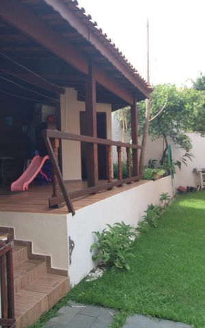 Casa à venda com 670m², 3 quartos e 4 vagasFundos da casa
