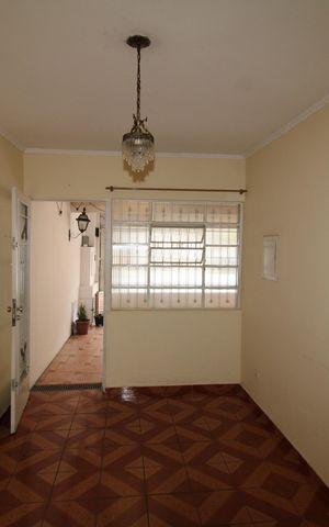 Casa à venda com 150m², 3 quartos e 2 vagasSala