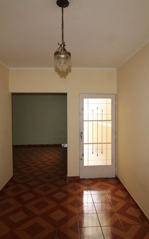 Casa à venda com 150m², 3 quartos e 2 vagasSala