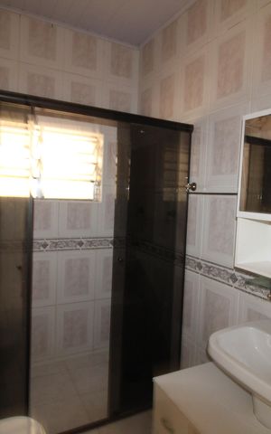 Casa à venda com 150m², 3 quartos e 2 vagasBanheiro