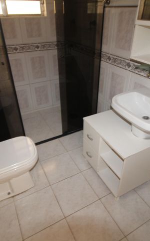 Casa à venda com 150m², 3 quartos e 2 vagasBanheiro