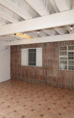 Casa à venda com 150m², 3 quartos e 2 vagasGaragem